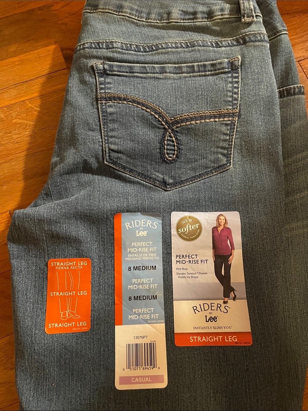 Riders by Lee Straight Leg Mid-Rise Jeans in Medium Blue Denim NWT Size 8 M